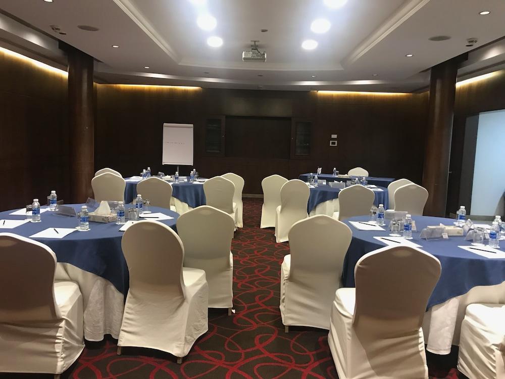 โรงแรมคาร์ลตันอัลโมไอเบด ดัมมัม ภายนอก รูปภาพ Meeting room