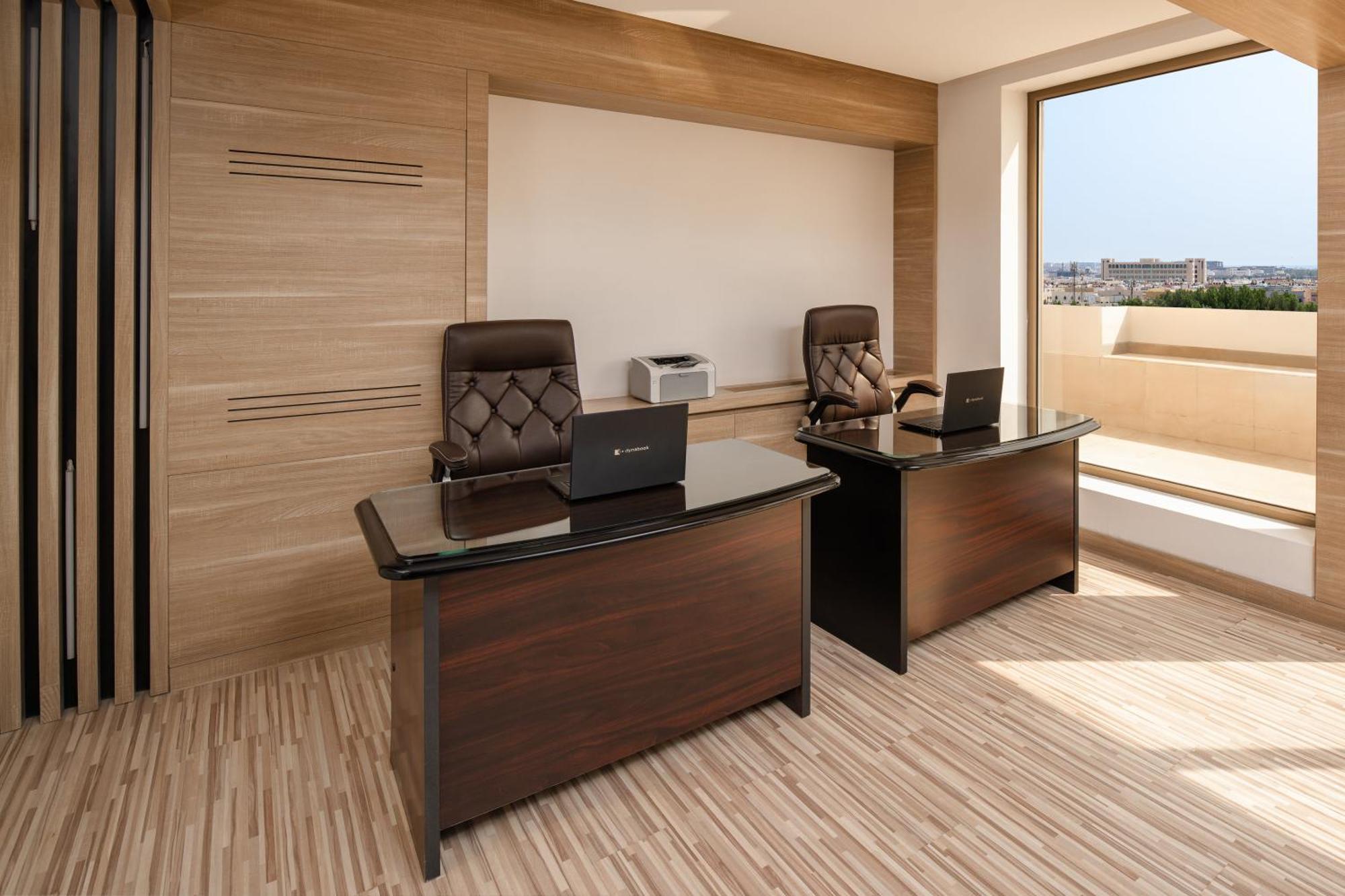 โรงแรมคาร์ลตันอัลโมไอเบด ดัมมัม ภายนอก รูปภาพ Office interior design