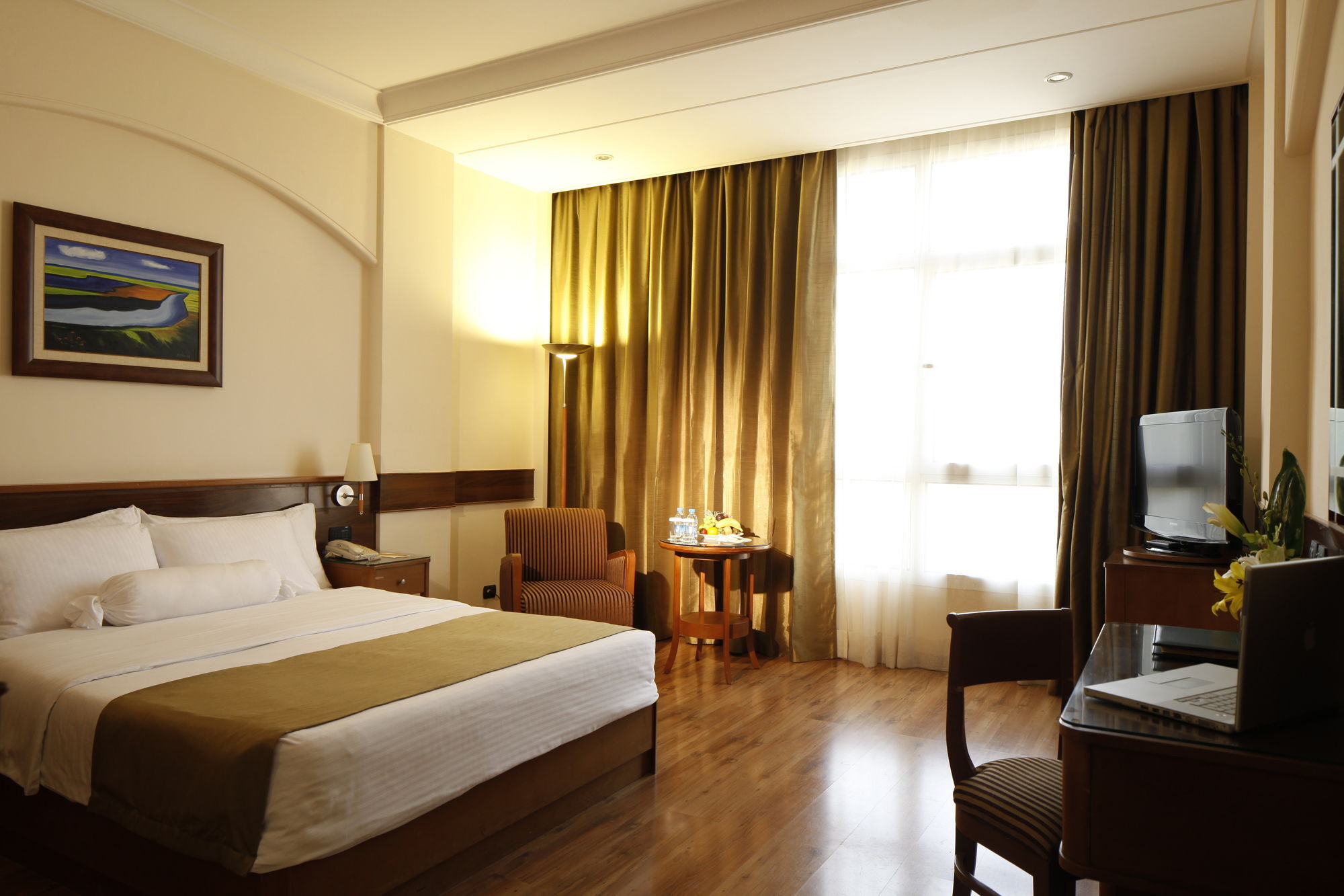 โรงแรมคาร์ลตันอัลโมไอเบด ดัมมัม ภายนอก รูปภาพ A room at the hotel